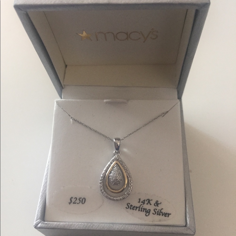 NWT. Diamond tear drop necklace.